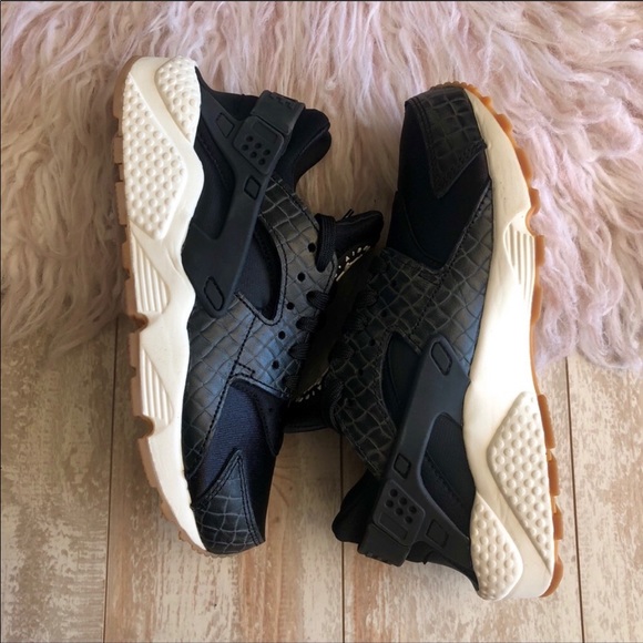NWT Nike Huarache run Premium Rare - Picture 7 of 8